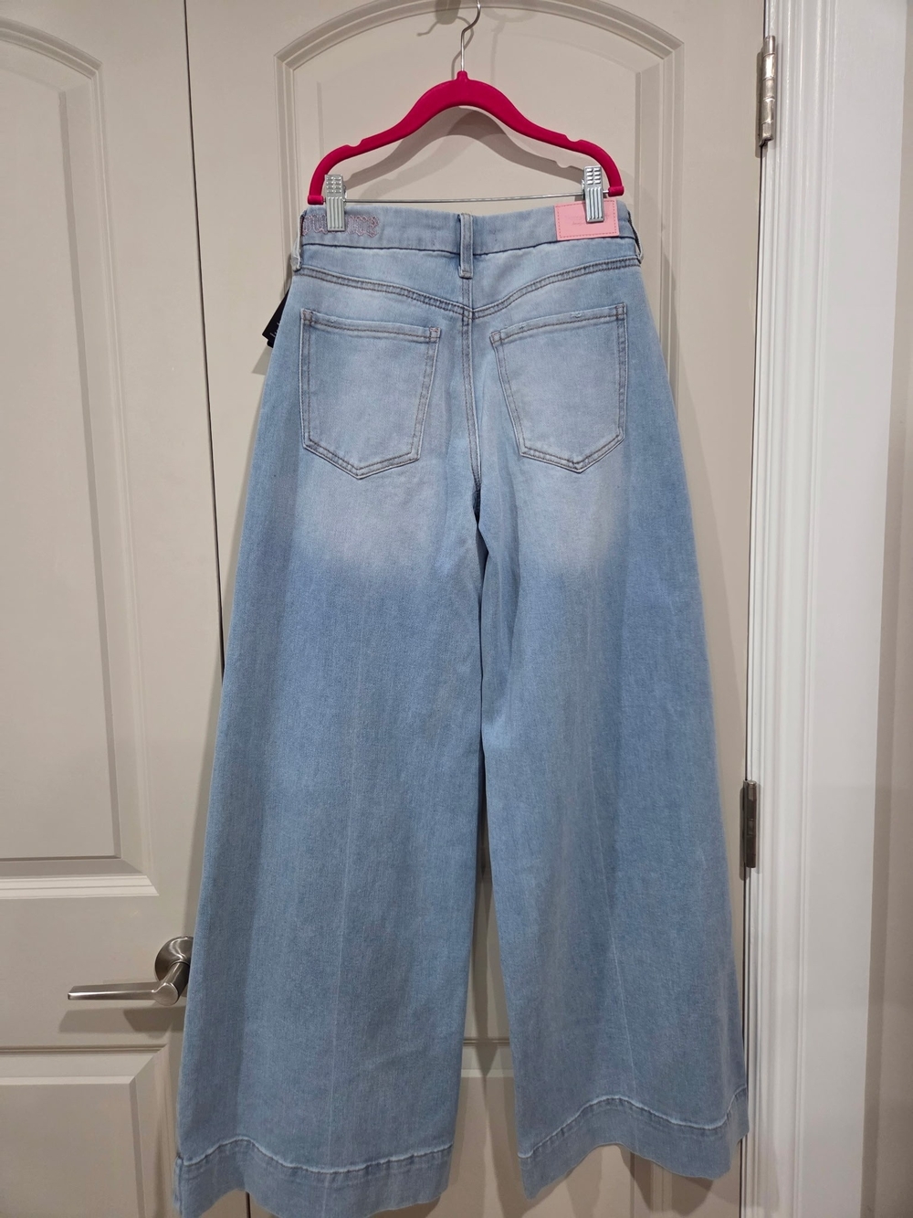 Juicy Couture Light Wash Wide-Leg Jeans with Front Seams Size 0/24 NWT - Picture 3 of 3